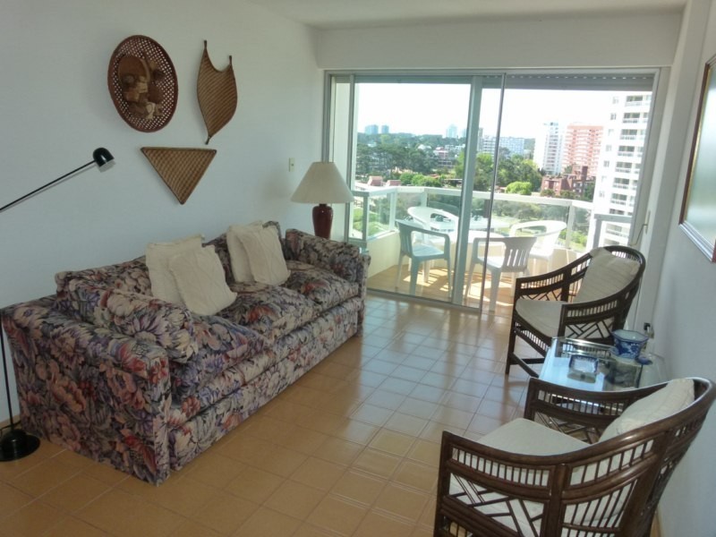 Departamento a metros de Playa Brava